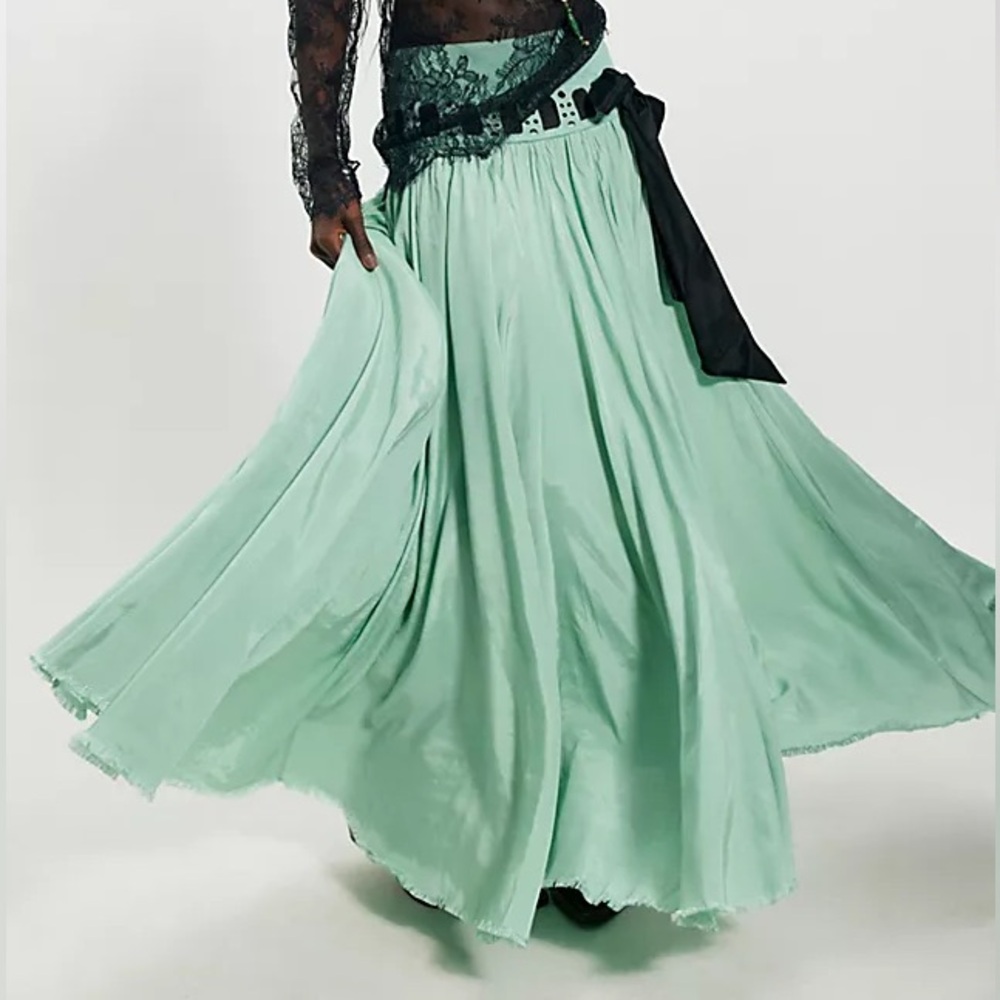 FREE PEOPLE HARLOW MAXI SKIRT NWT SIZE M